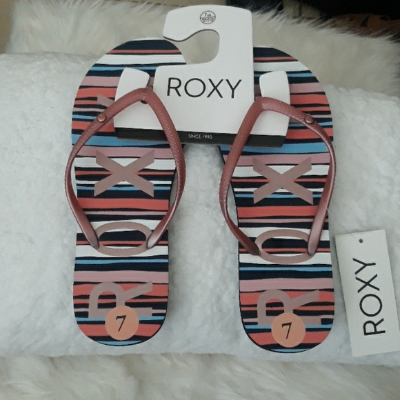 NWT!!! Ladies Flip Flops by Roxy